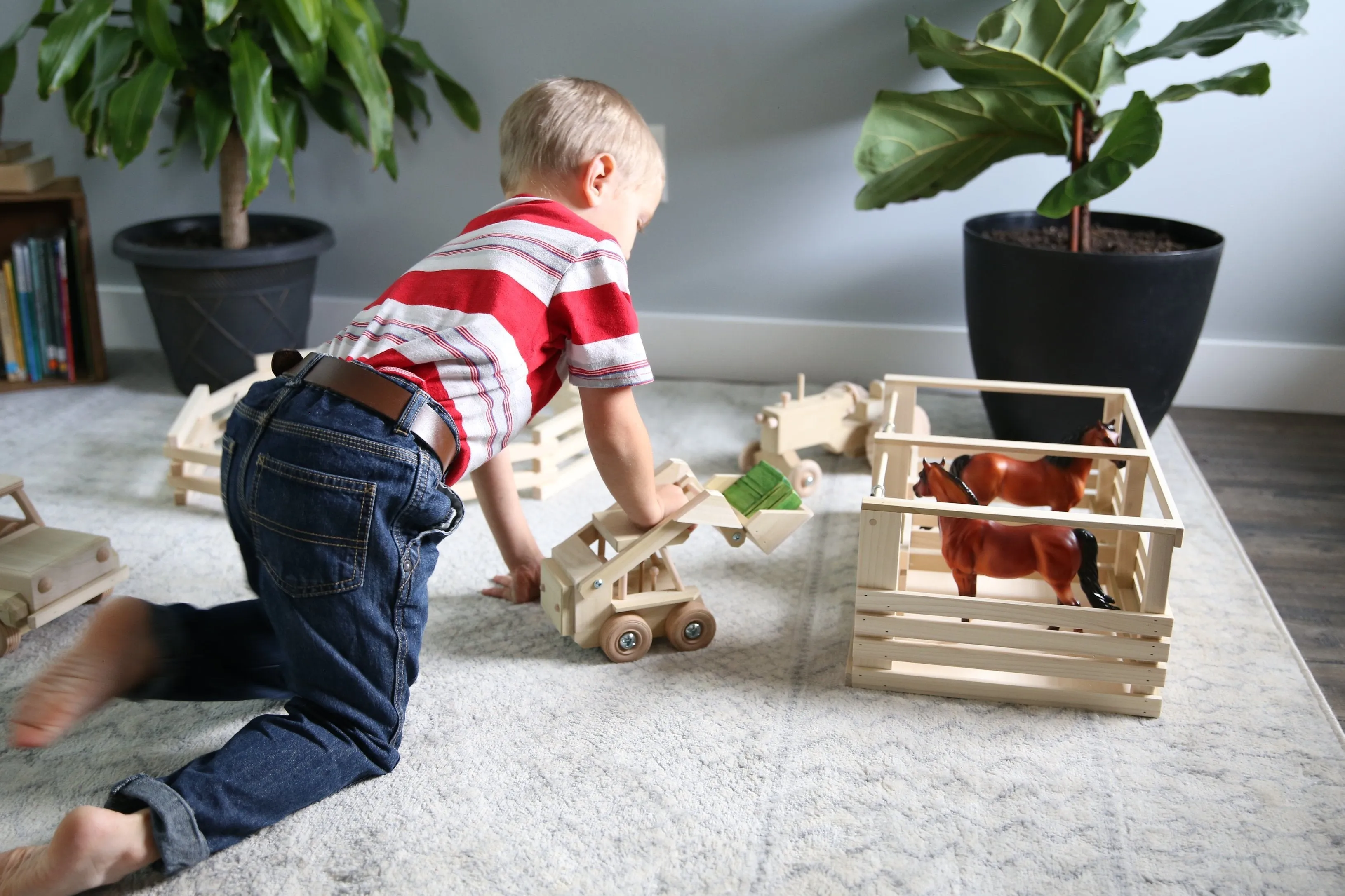 Amish-Made Toy Wooden 2 Stall Horse Stable with Sliding Stall Doors