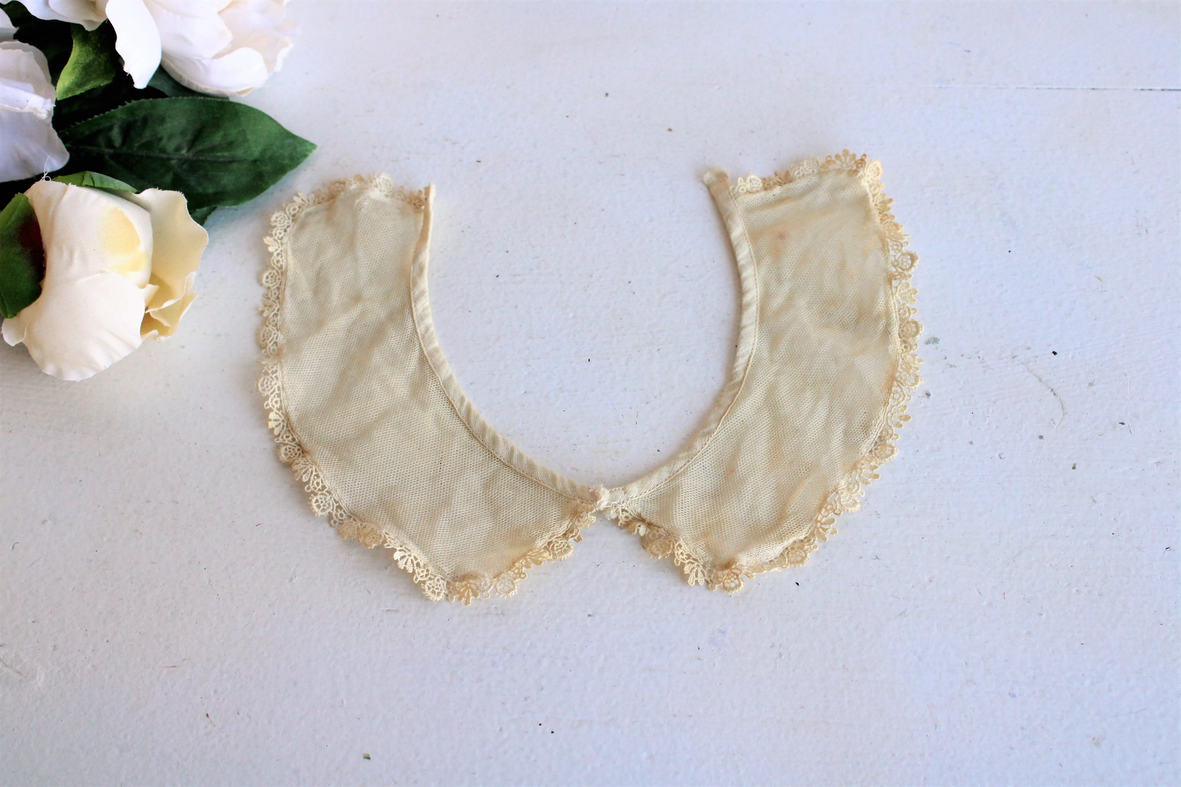 Vintage 1920s 1930s Ivory Lace Collar